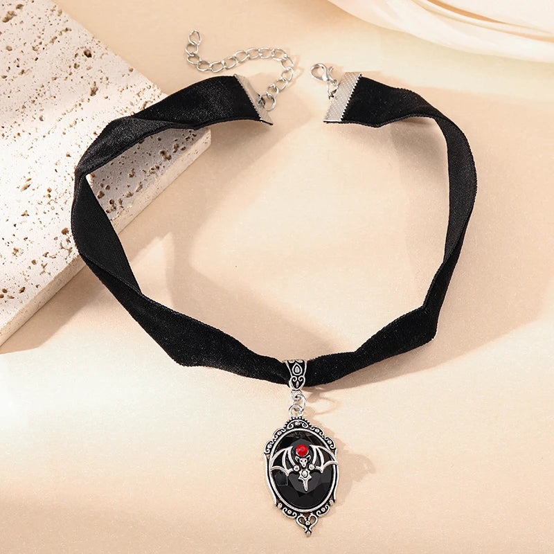 Gothic Vampire Cameo Pendant Choker – Velvet Necklace