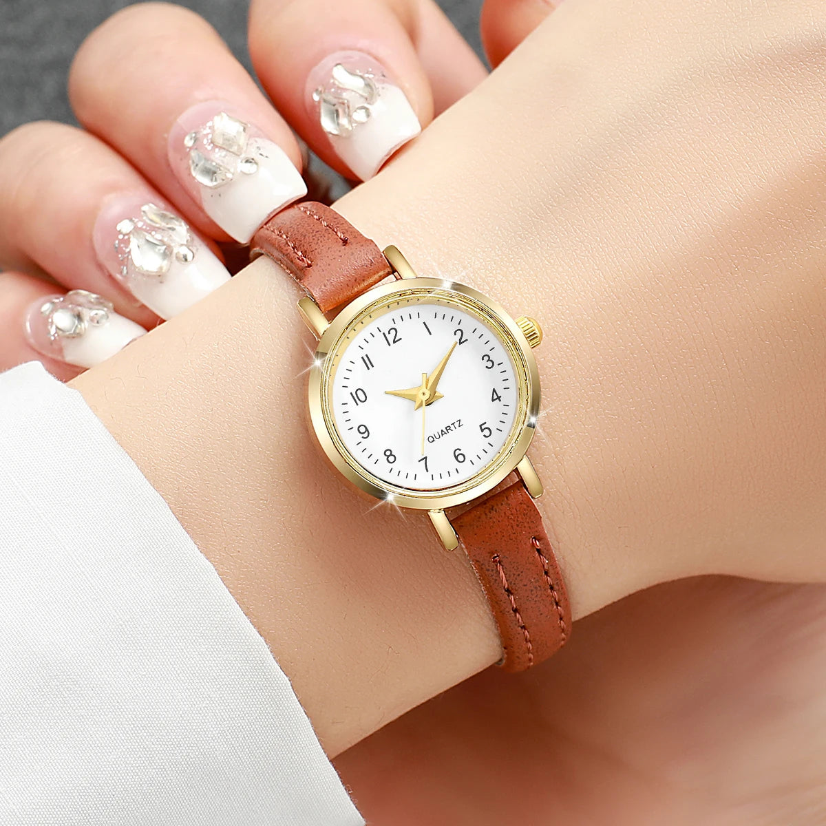 Women’s Fashion Small Roman Dial Quartz Watch
