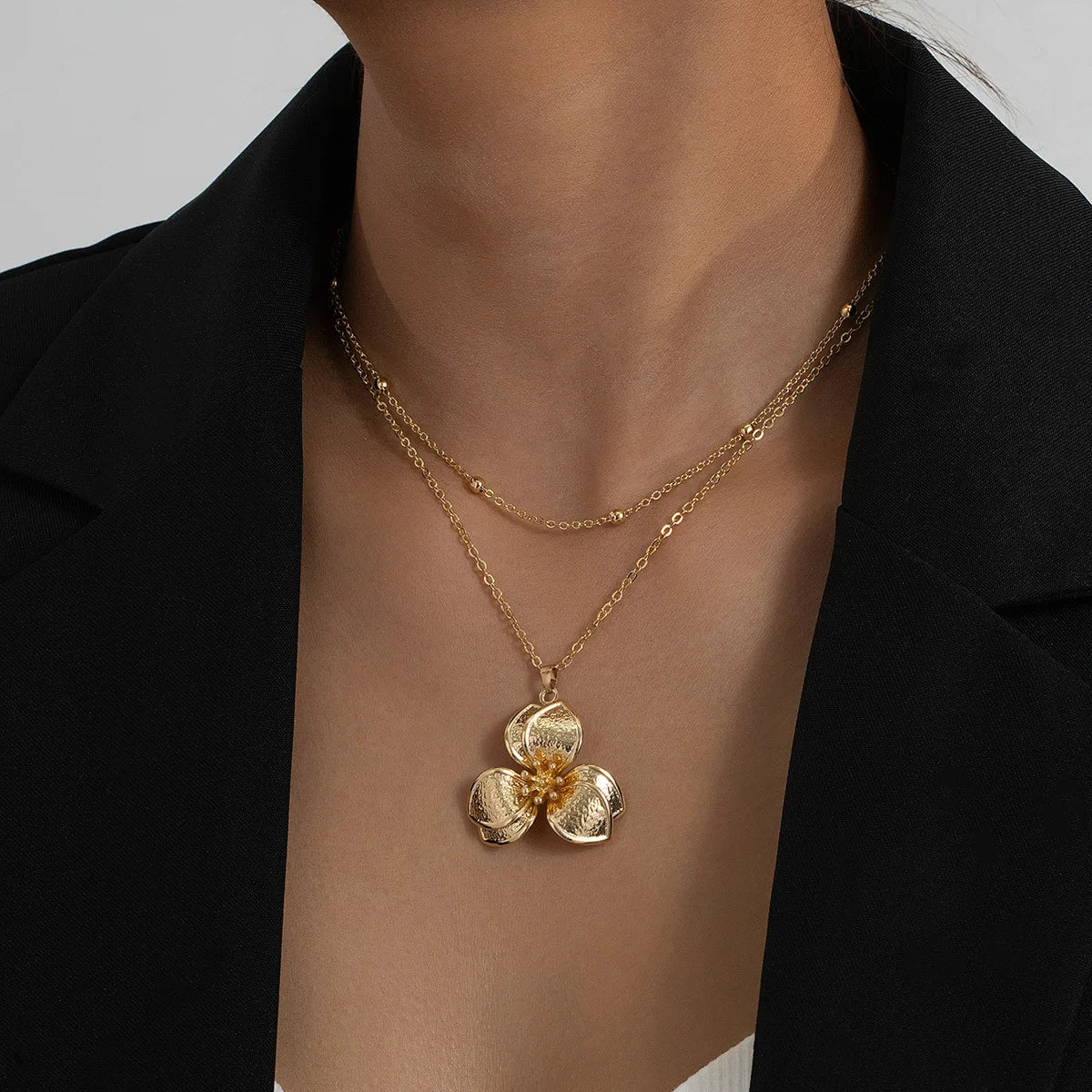 Wrinkled 3D Flower Pendant Necklace