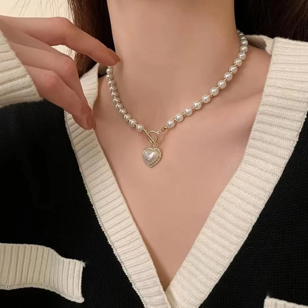 Elegant Pearl Necklace – Heart Pendant Luxury
