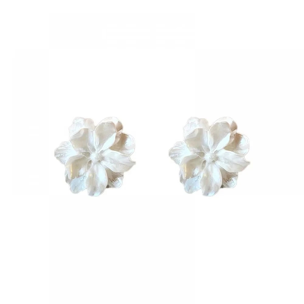 White Flower Acrylic Stud Earrings