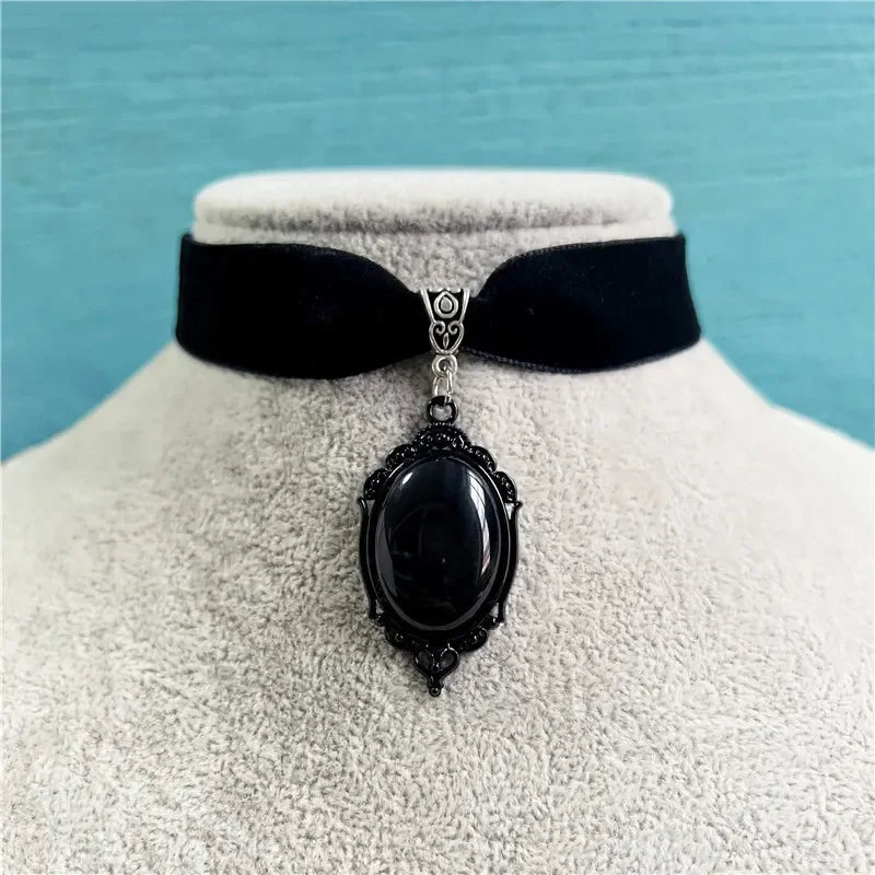 Gothic Vampire Cameo Pendant Choker – Velvet Necklace