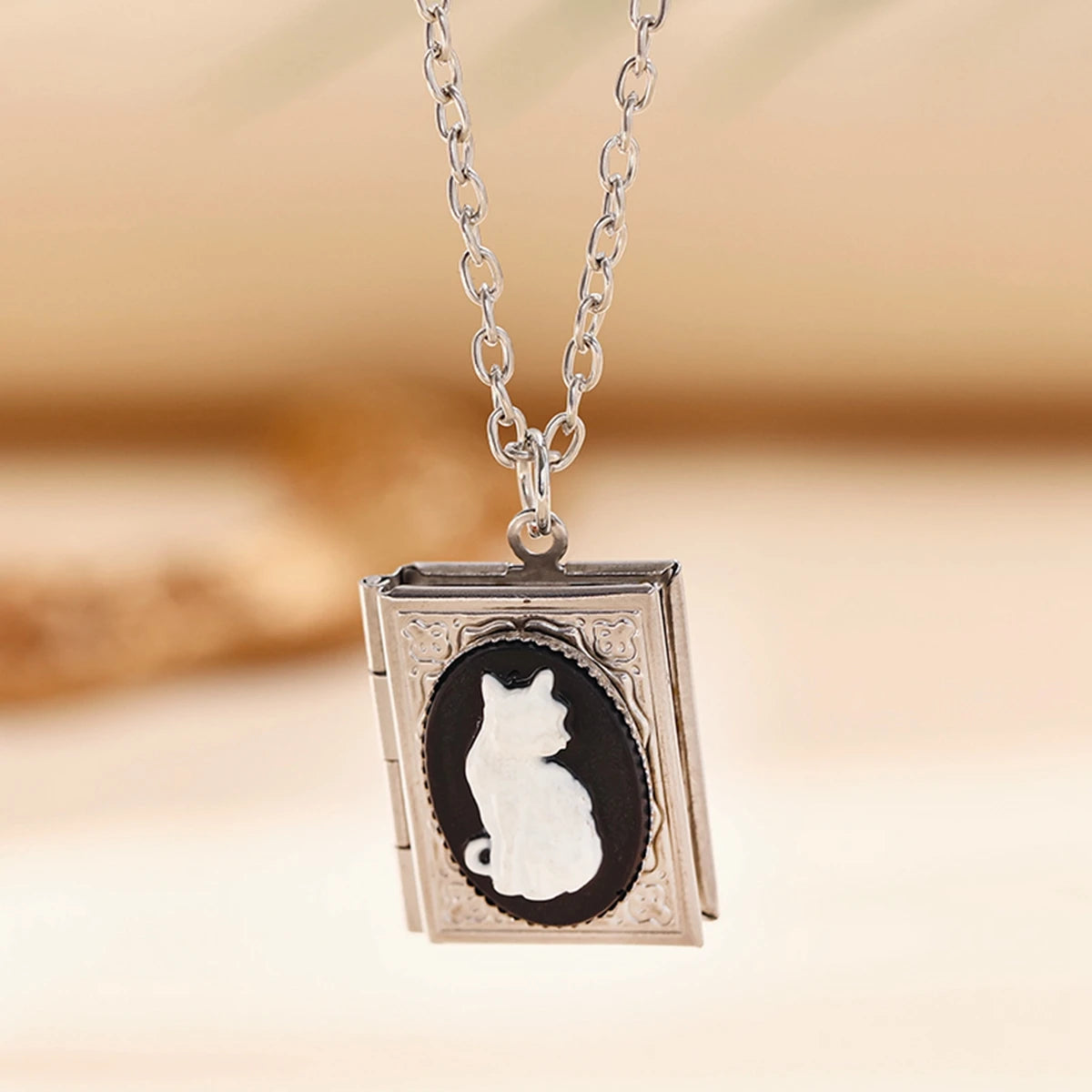 Gothic Vampire Cameo Pendant Choker – Velvet Necklace
