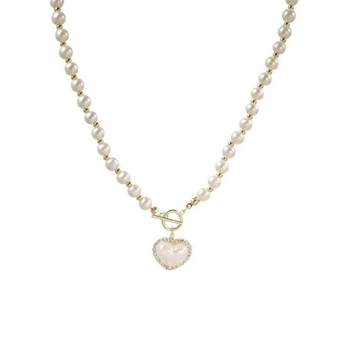 Elegant Pearl Necklace – Heart Pendant Luxury