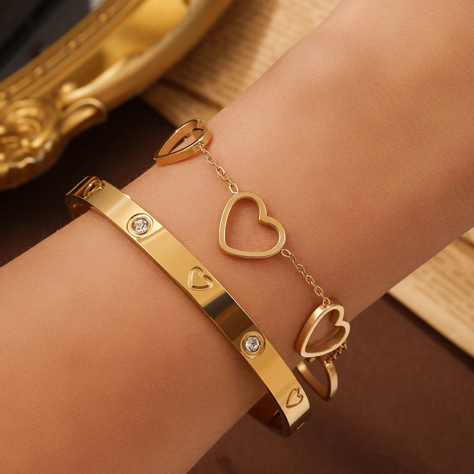2PCS Lucky Clover & Heart Bracelet Set – Stainless Steel
