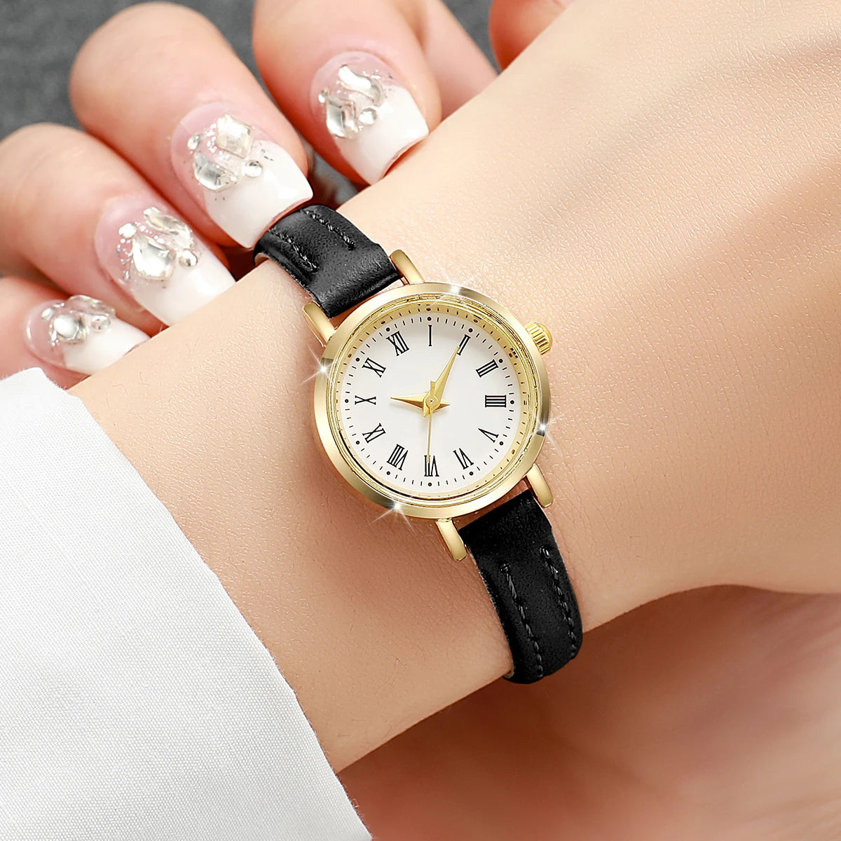 Women’s Fashion Small Roman Dial Quartz Watch