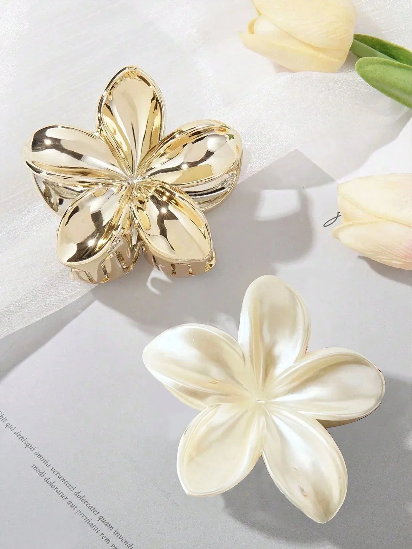 Fashionable Shiny Egg-Shaped Flower Hair Clip