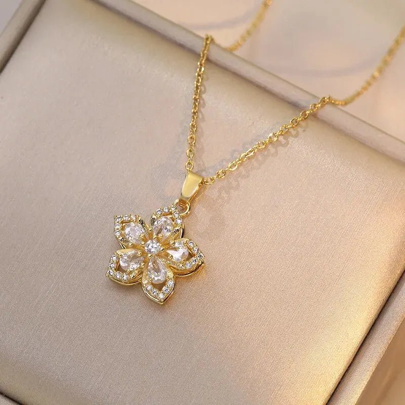Light Luxury Spin Zircon Flower Pendant Necklace