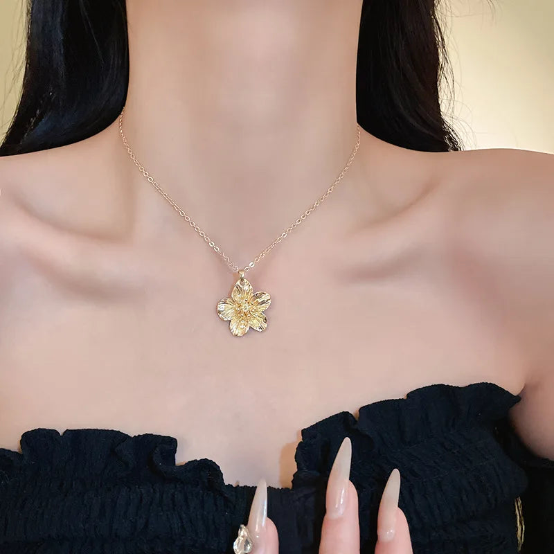Wrinkled 3D Flower Pendant Necklace
