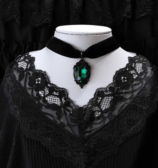 Gothic Vampire Cameo Pendant Choker – Velvet Necklace
