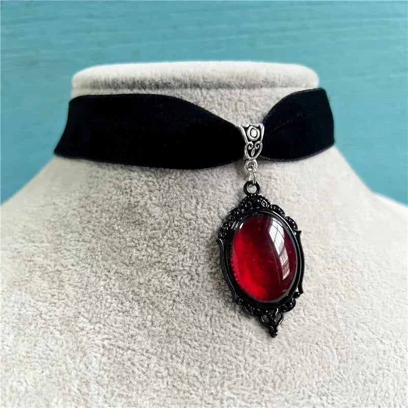 Gothic Vampire Cameo Pendant Choker – Velvet Necklace