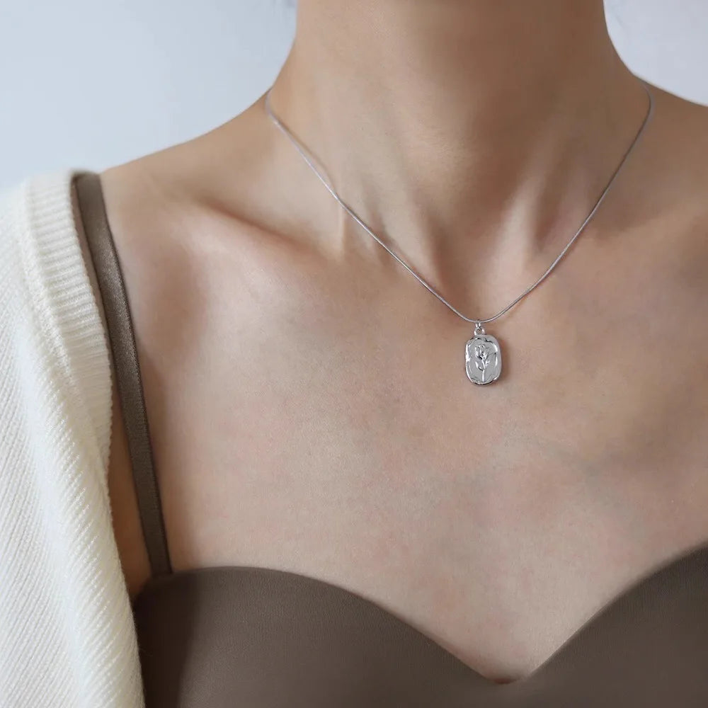 Retro Embossed Tulip Pendant Necklace – Stainless Steel