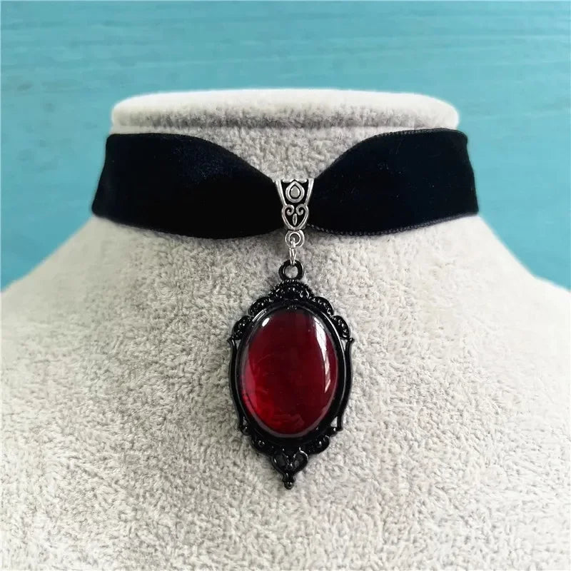 Gothic Vampire Cameo Pendant Choker – Velvet Necklace