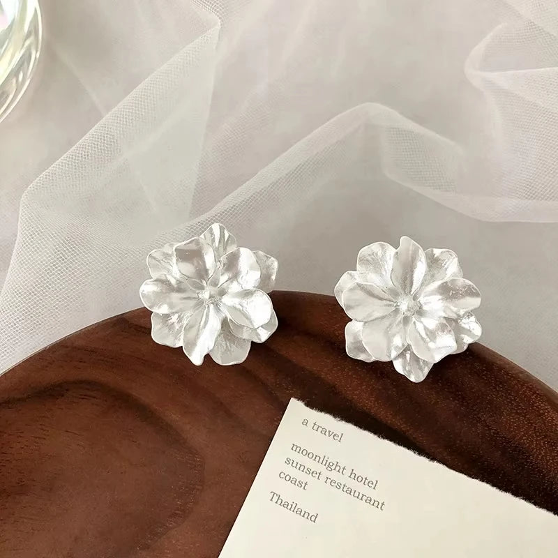 White Flower Acrylic Stud Earrings